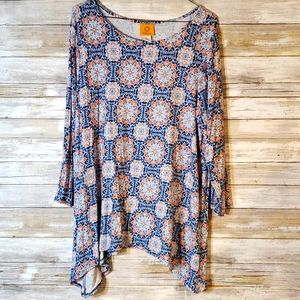 RUBY Rd. Sharkbite Hem Pullover Mandala print Top